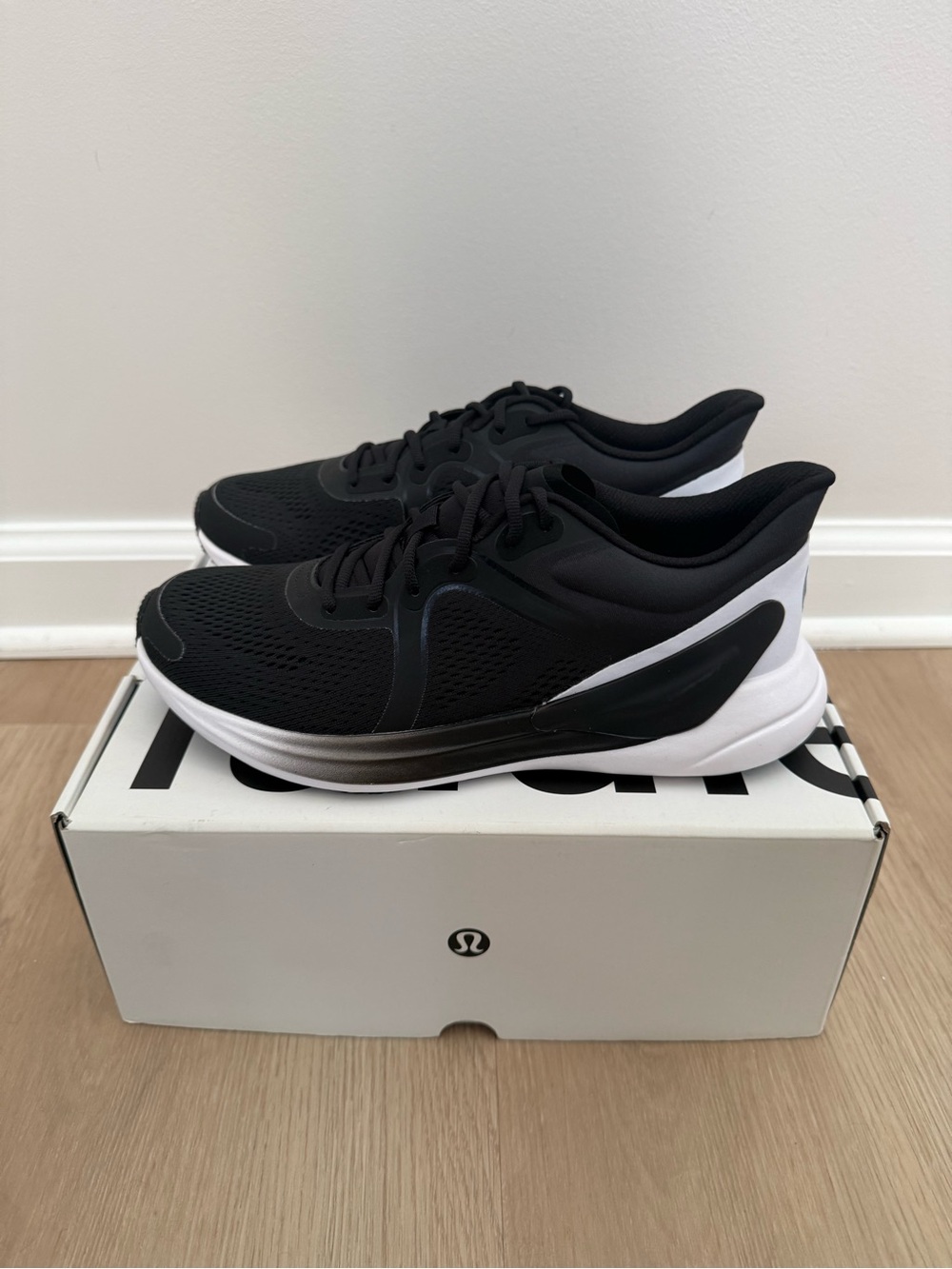 Lululemon Blissfeel Women’s Running Shoe size 7.5 new in box